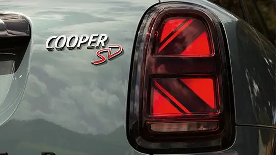 The new MINI Crossover –ユニオン・ジャック・リア・コンビ・ランプ。